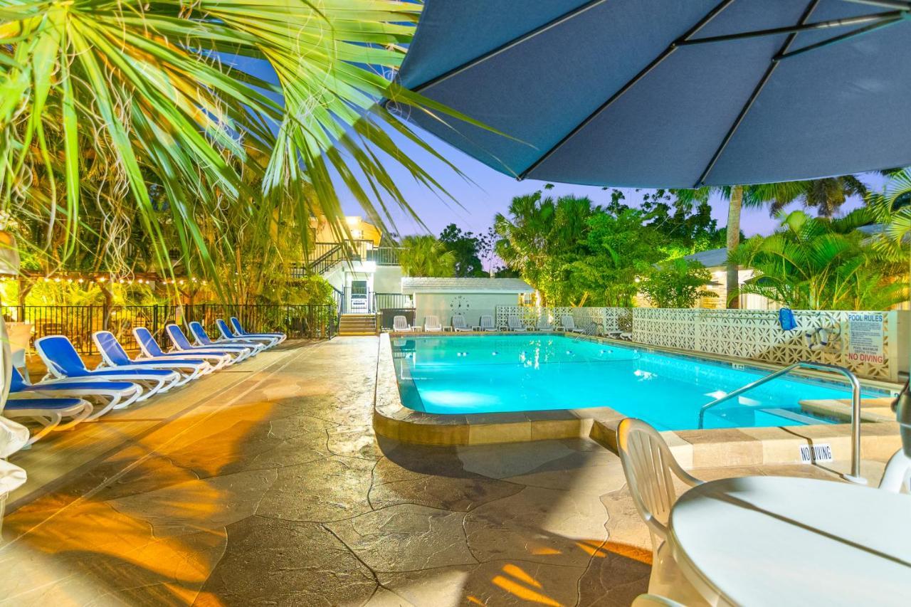 フェアウェイズ イン オブ ネープルズ North North Naples エクステリア 写真