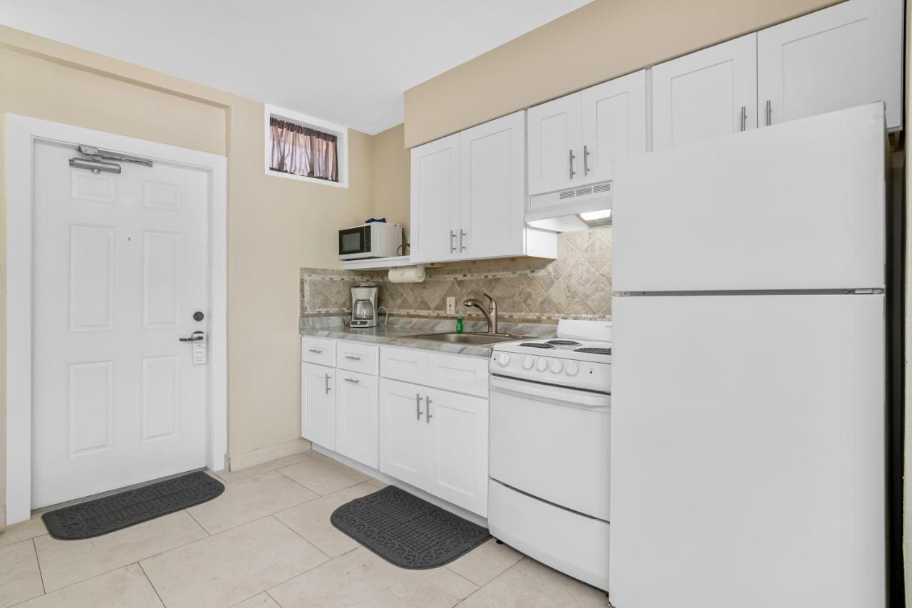 フェアウェイズ イン オブ ネープルズ North North Naples エクステリア 写真