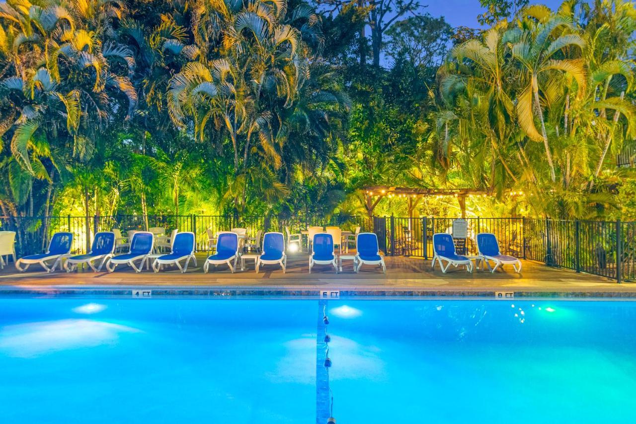 フェアウェイズ イン オブ ネープルズ North North Naples エクステリア 写真