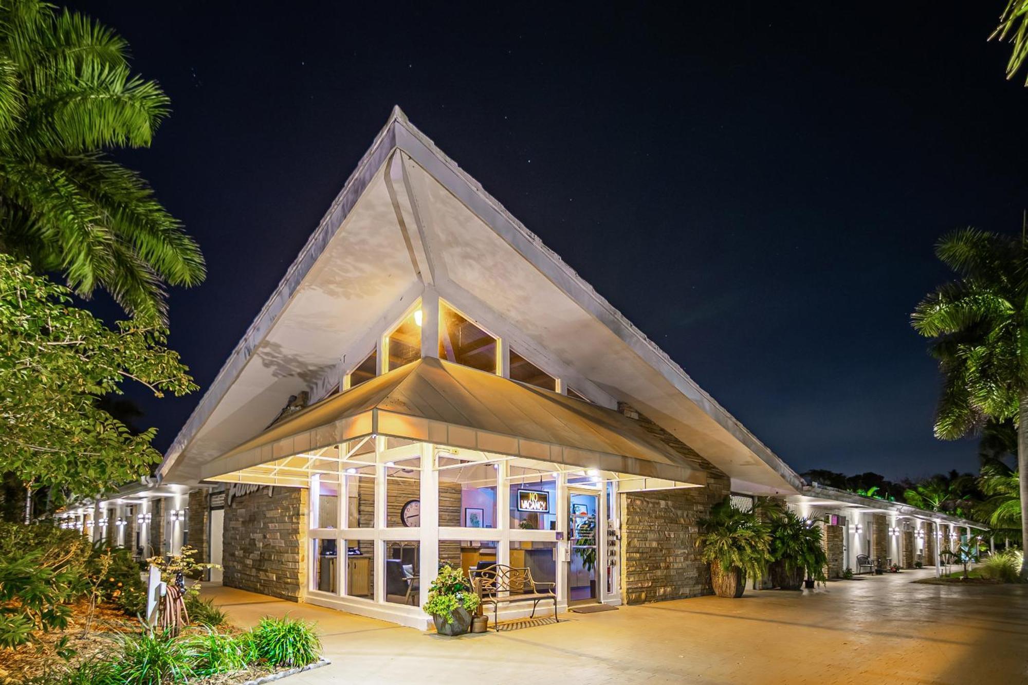 フェアウェイズ イン オブ ネープルズ North North Naples エクステリア 写真
