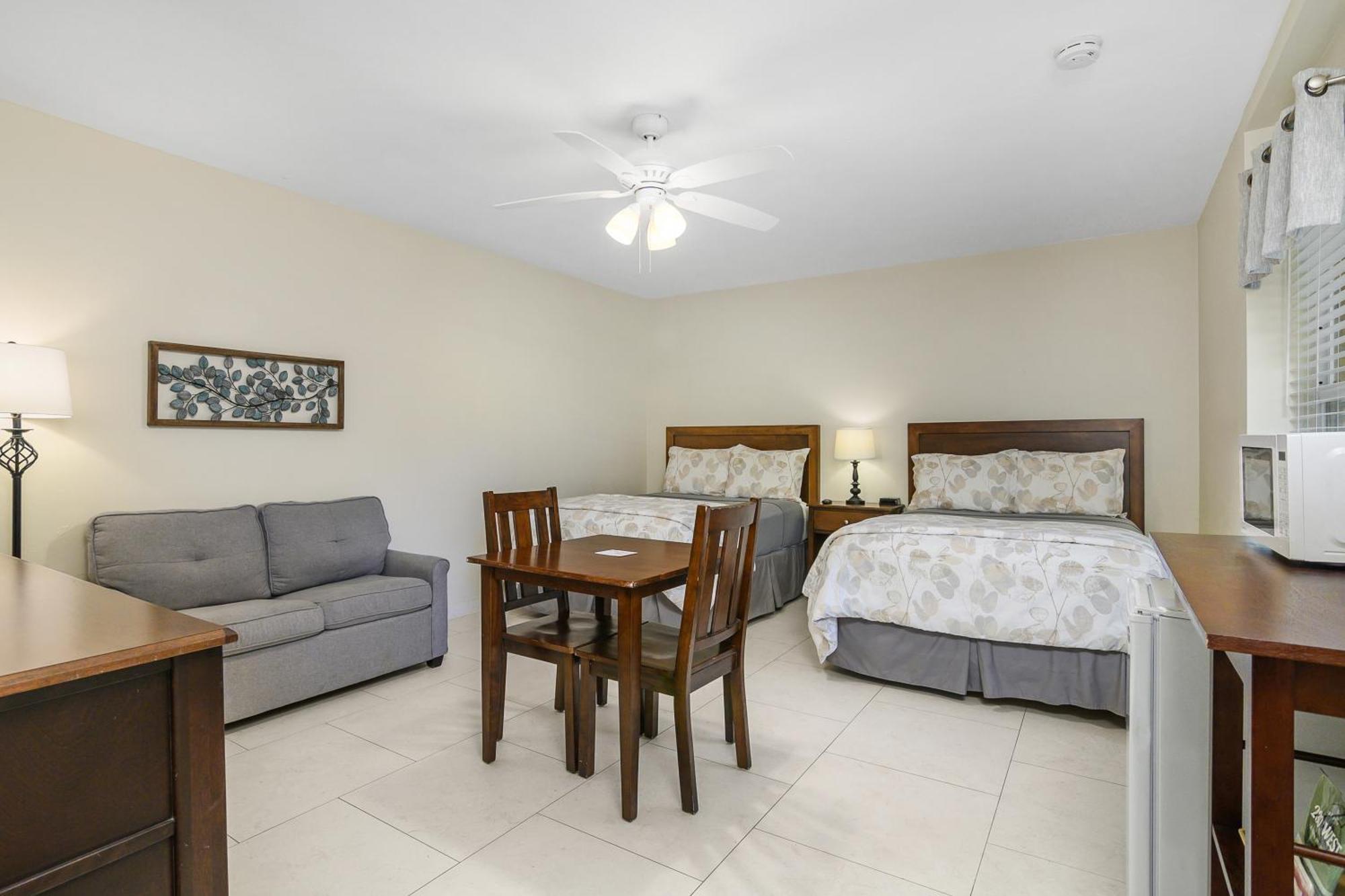 フェアウェイズ イン オブ ネープルズ North North Naples エクステリア 写真