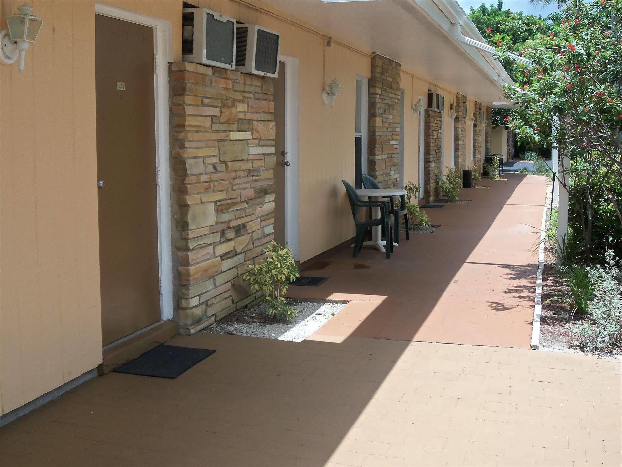 フェアウェイズ イン オブ ネープルズ North North Naples エクステリア 写真